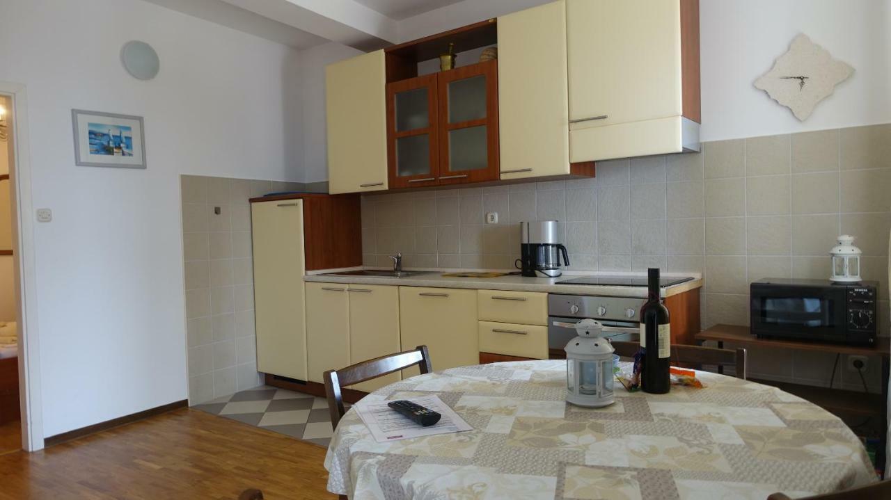 Apartments Lena Podgora Exterior photo
