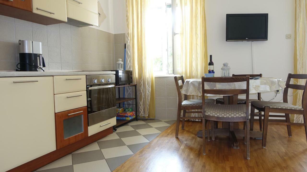 Apartments Lena Podgora Exterior photo